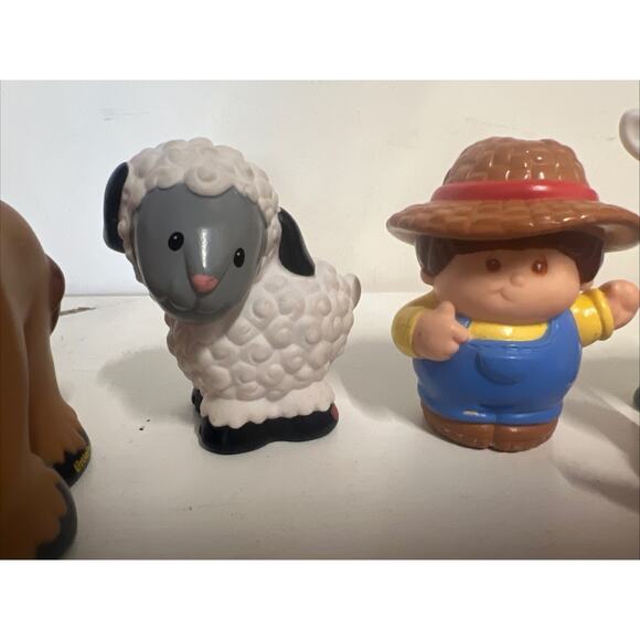 Lot of 7 Little People Figures Various Characters & Farm Animals - Picture 3 of 5